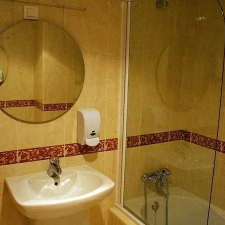 Hotel Ofi *